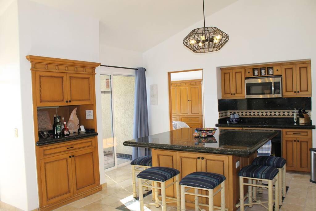 Oceanfront Penthouse, 2 Masters, 2 Baths, Kitchen! Apartamento Cabo San Lucas Exterior foto